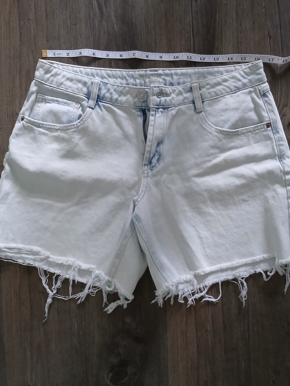 Women's acid wash denim cutoff shorts with hand stitched embroidery - Picture 3 of 5